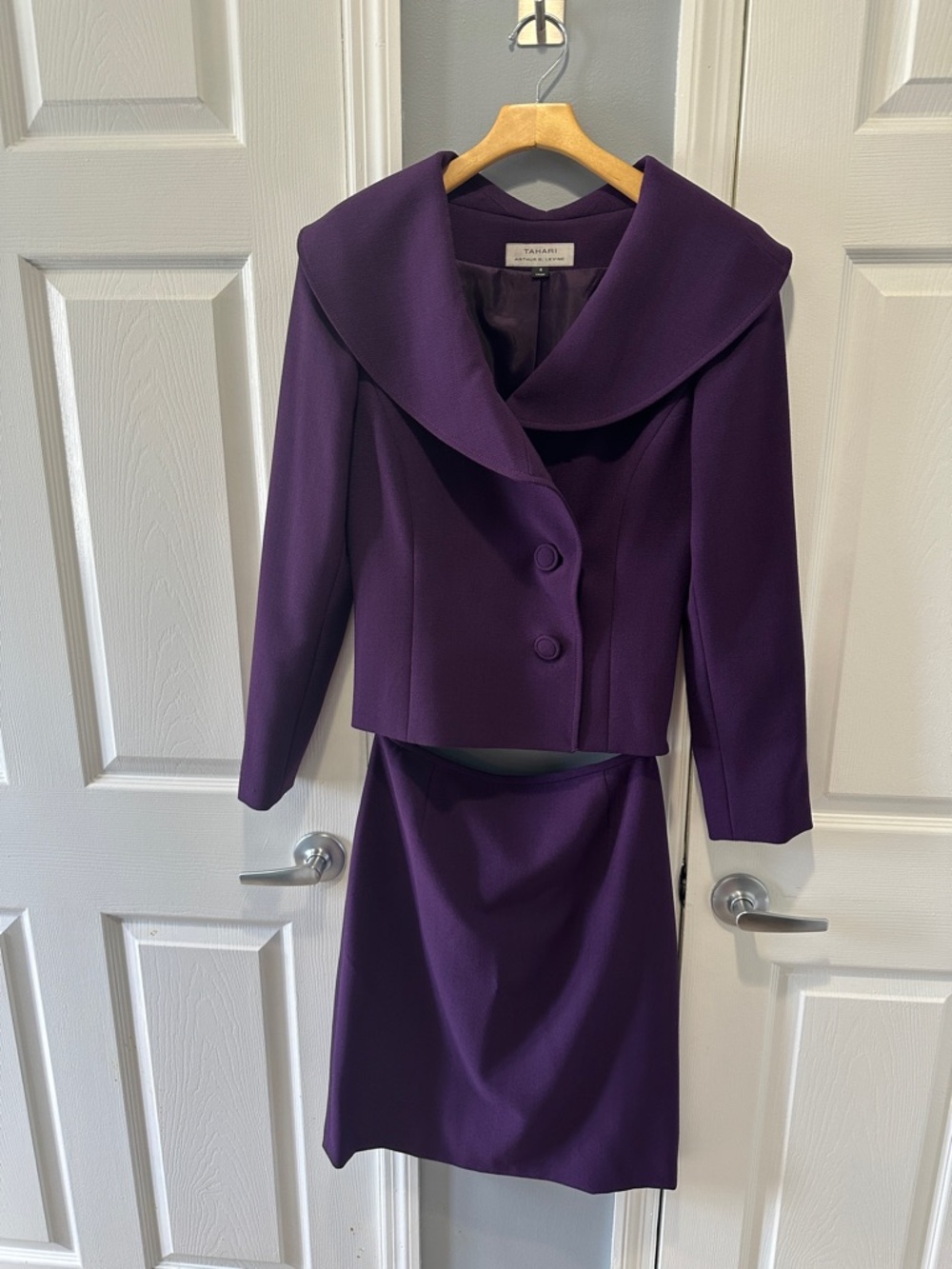 Vintage Tahari Purple Women's Skirt Suit - Elegant Two-Piece Set